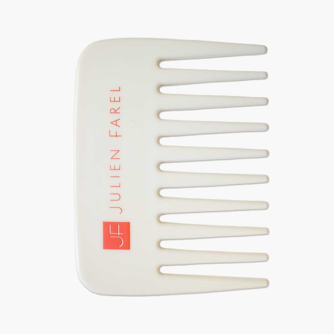 White travel comb